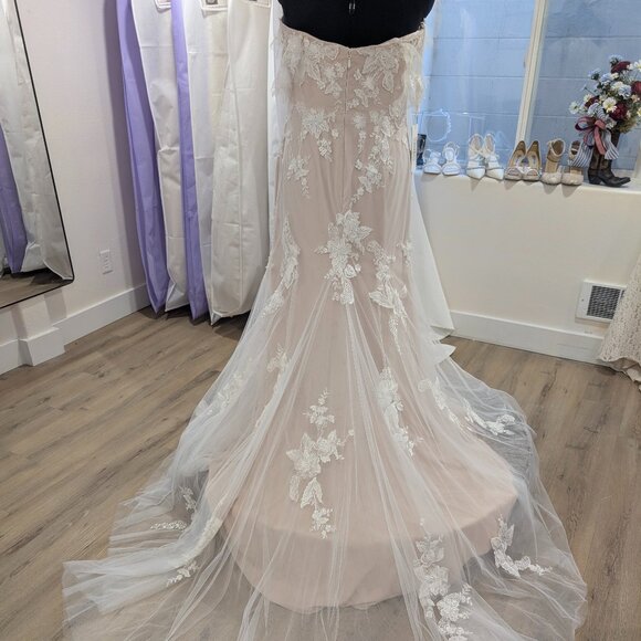 Madi Lane Junie wedding dress size 20 in mocha - Picture 9 of 17